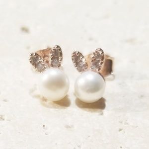 Bunny Faux Pearl Earring